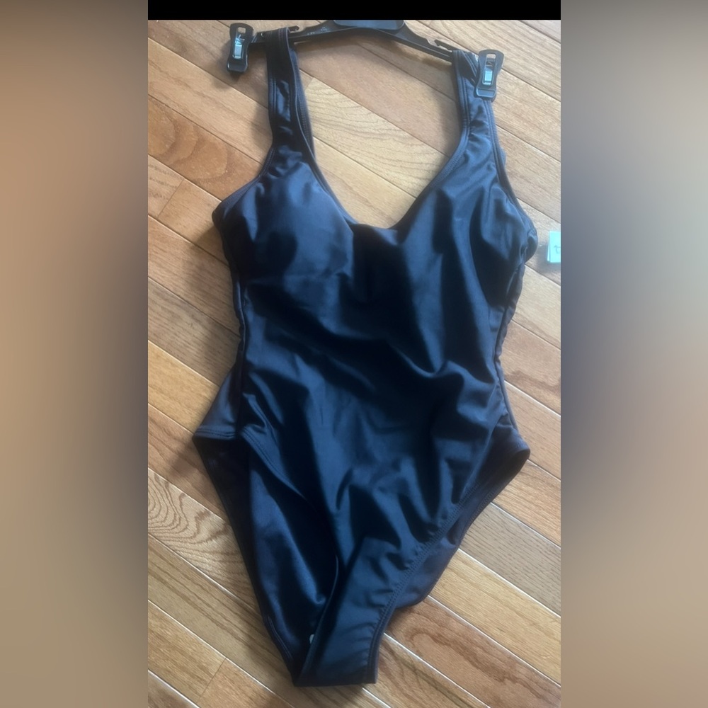 Women swim suit sz m-new